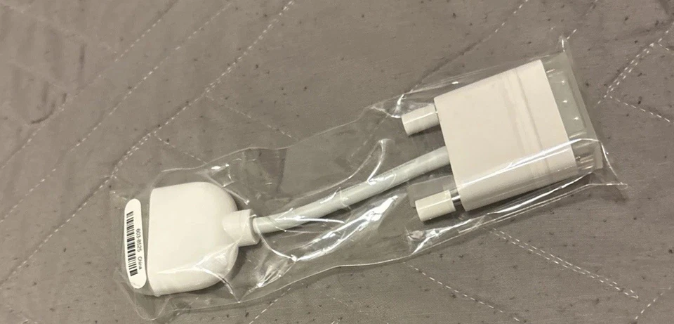 Genuine OEM Apple DVI to VGA Monitor Adapter Brand New In Package - Image 3 of 4