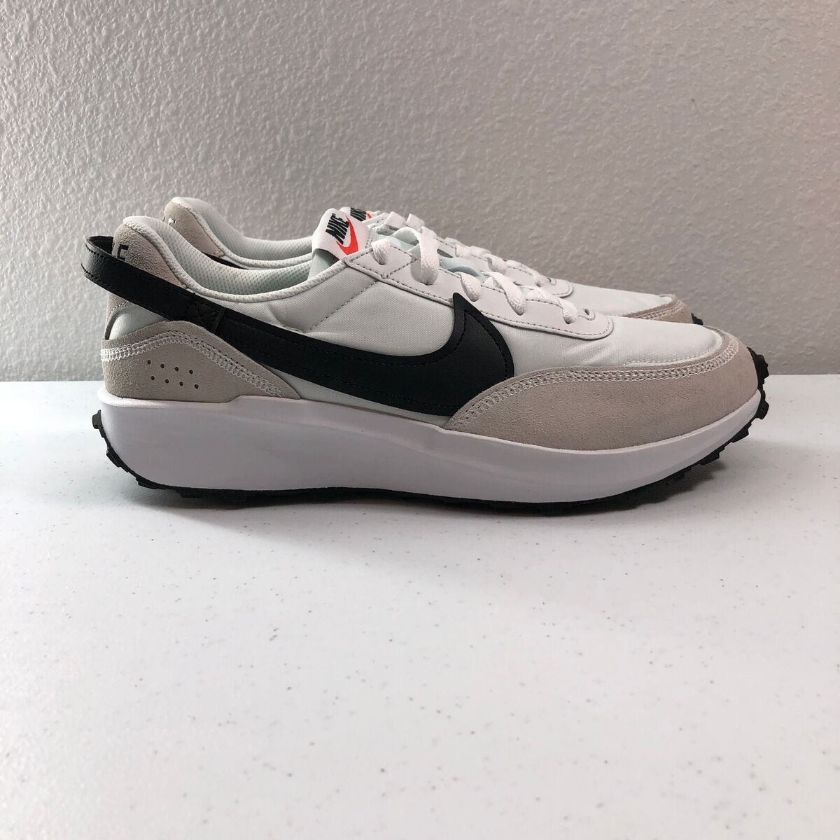 Nike Waffle Debut Shoes Mens 10 Womens 11.5 White Black Nike Waffle Debut Shoes Mens 10 Womens 11.5 White Black