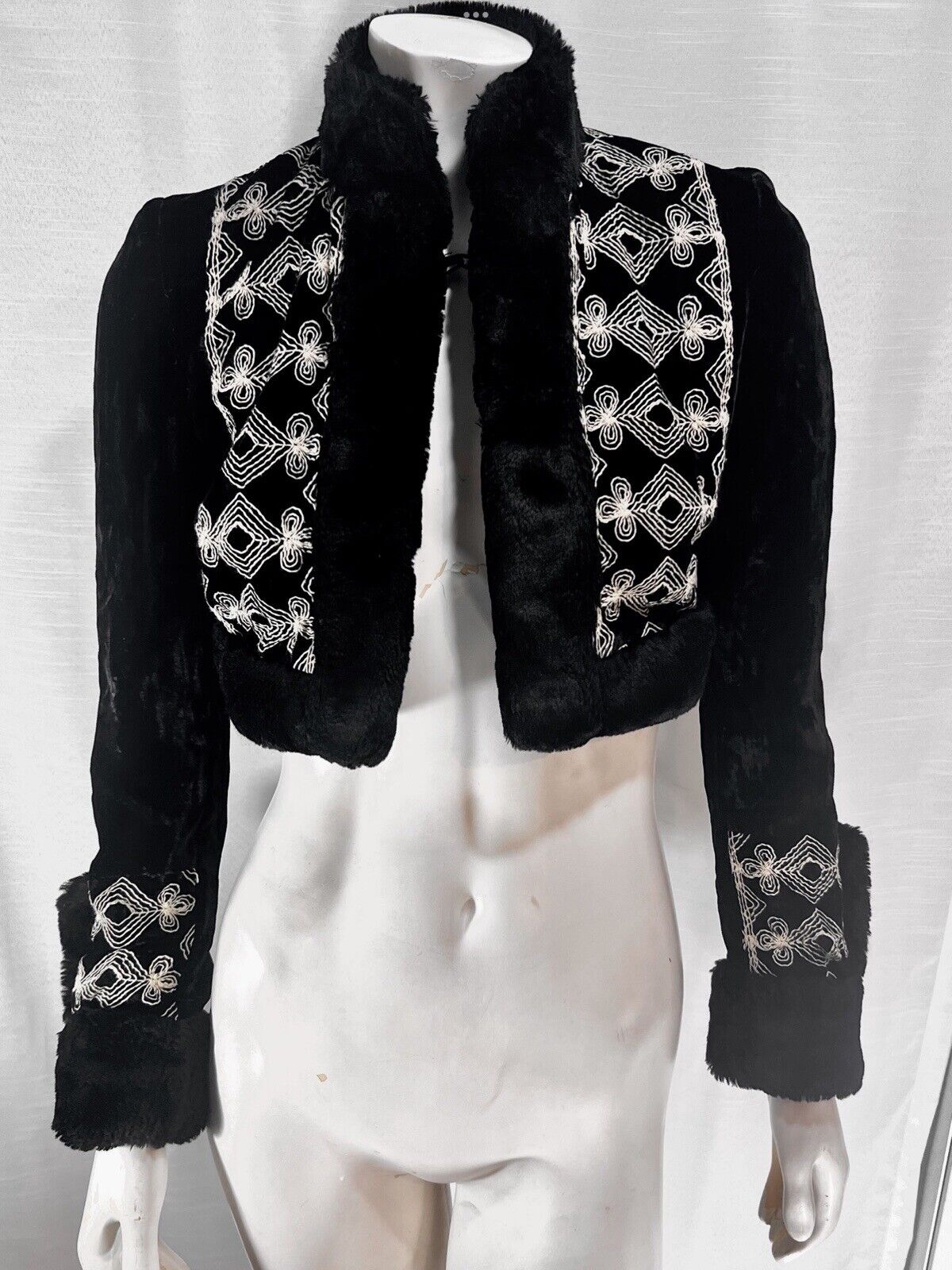F/W 1993 ANNA SUI Black Velvet Cropped Jacket Fun… - image 2