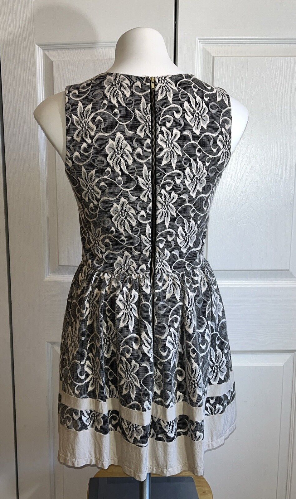 Picture 3 of 7