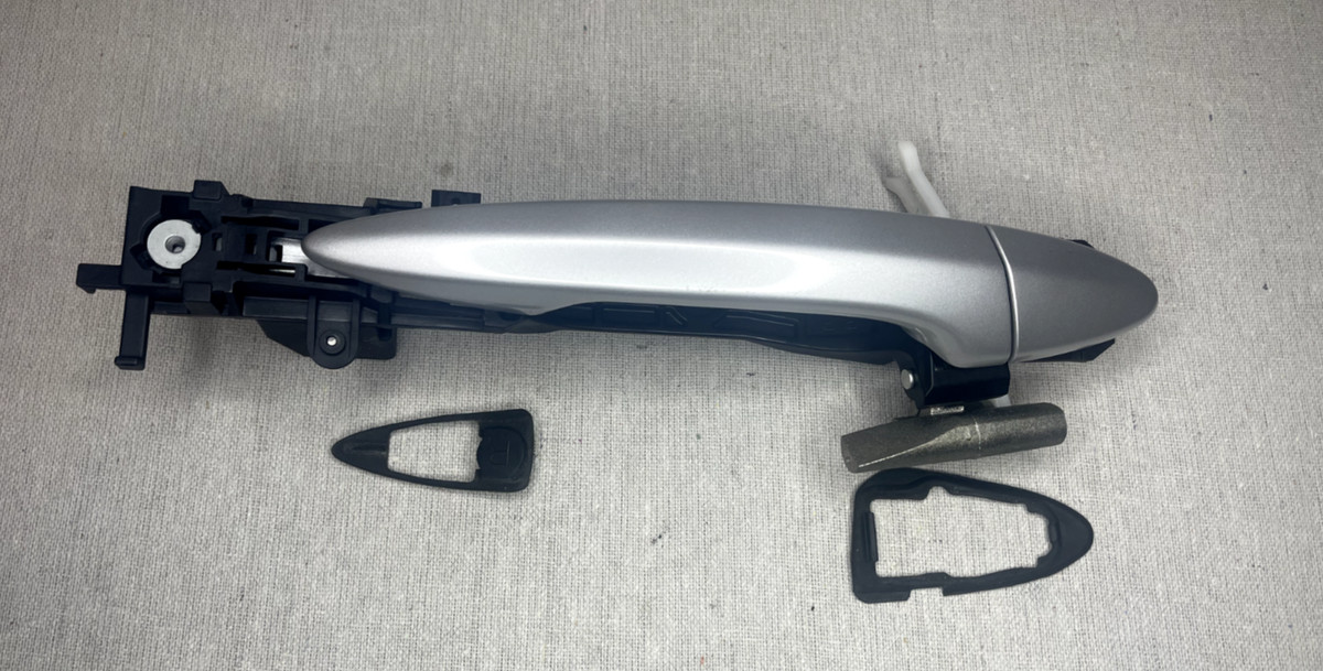 2006-2013 Lexus IS250 IS350 REAR RIGHT DOOR HANDLE ASSY SILVER OEM 69210-53050