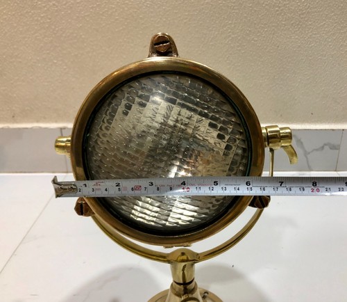 Mariner’s Focus: mini foco náutico de latón para cabecera y escritorio - Imagen 7 de 8