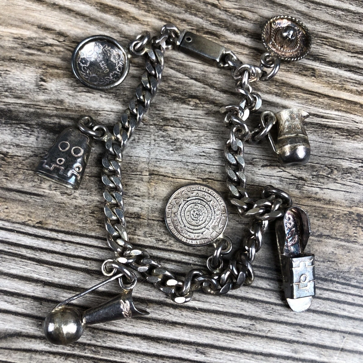 Discover more than 159 charm bracelet in spanish kidsdream.edu.vn