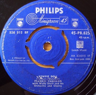 Frankie Vaughan - Kewpie Doll / So Many Women (7'')