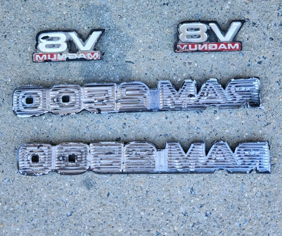 Dodge Ram 2500 V8 Magnum 1994-2001 plateado negro rojo emblemas de guardabarros insignias Foto 2 de 3