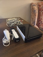 Tested / Working Nintendo Wii Rvl-001 with Controllers , Av And Power Cable