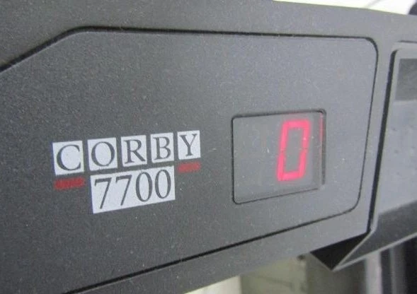 Corby 7700 系列裤子休闲裤按红木二手状况完好仅限本地 P/U — 第 2/4 张图片