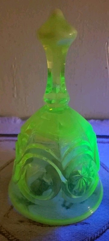 Vintage Fenton Vaseline Uranium Opalescent "Knobby Bullseye" Bell - Glows!