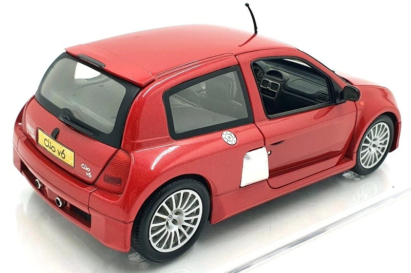 Universal Hobbies 1/18 Scale Diecast DC11222A - Renault Sport Clio V6 - Red - Image 2 of 4