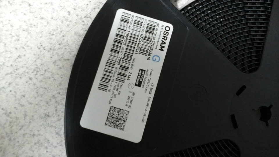 LYE63B LED (587 nm YELLOW) CLEAR 4PLCC SMD DOME TOP PARTIAL REEL OF 800+ - Image 4 of 4