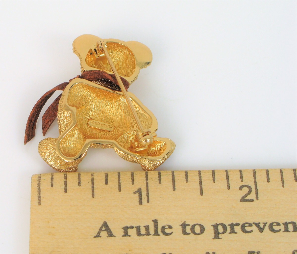 VINTAGE BEAUTIFUL YELLOW GOLD TONE SIGNED BURBERRY BURBERRYS
