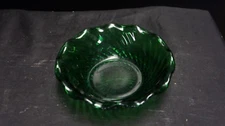 6.5: WIDE GREEN ROUND DISH