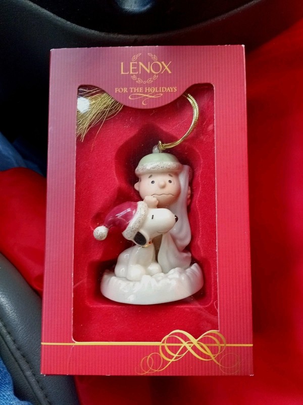 Vintage Lenox Peanuts "Snuggle Up Snoopy" Ornament New In Box Only One!