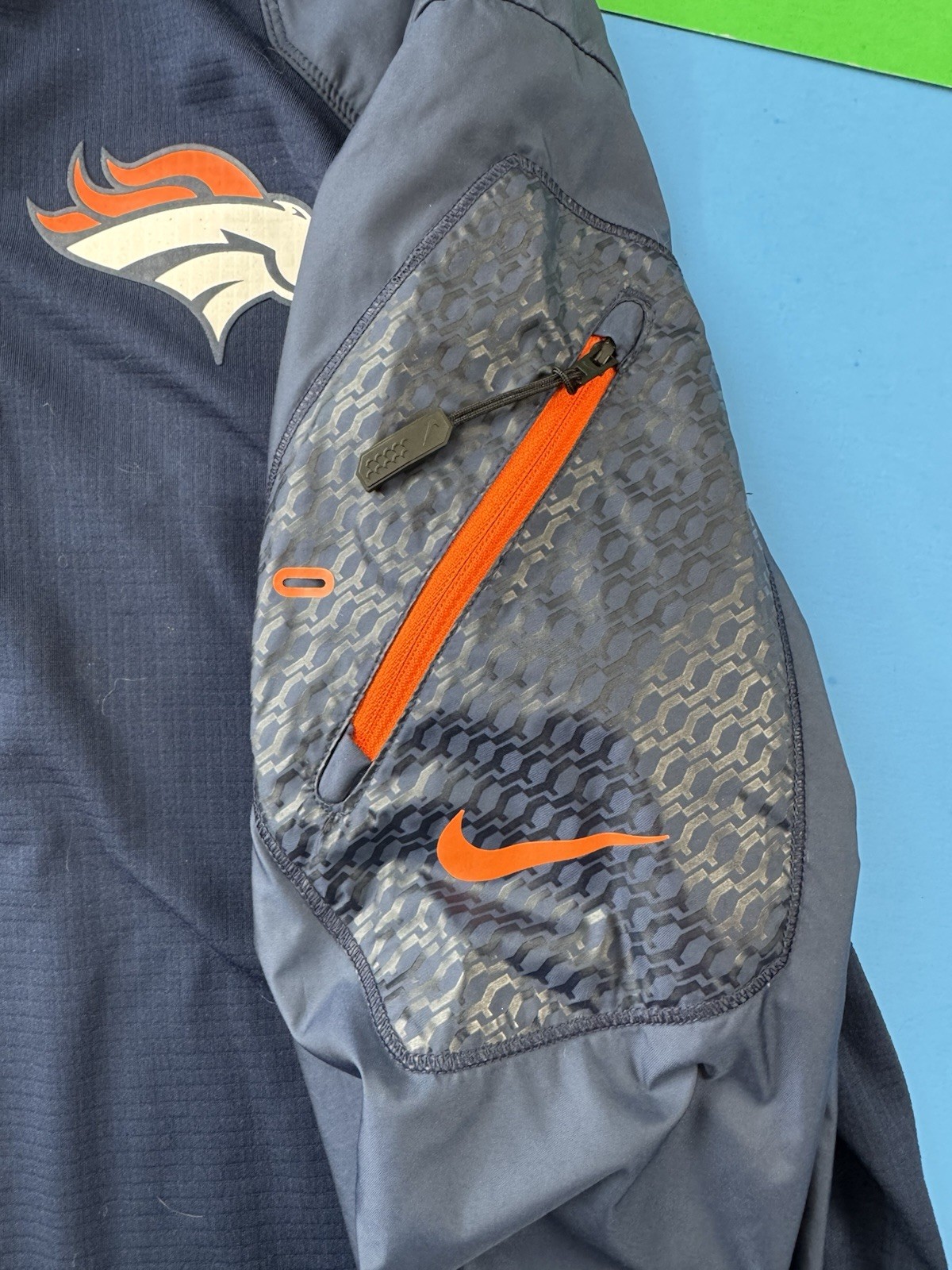 NIKE Onfield Denver Broncos Pullover Jacket Mens Medium Windbreaker Golf Dri Fit thumbnail 3