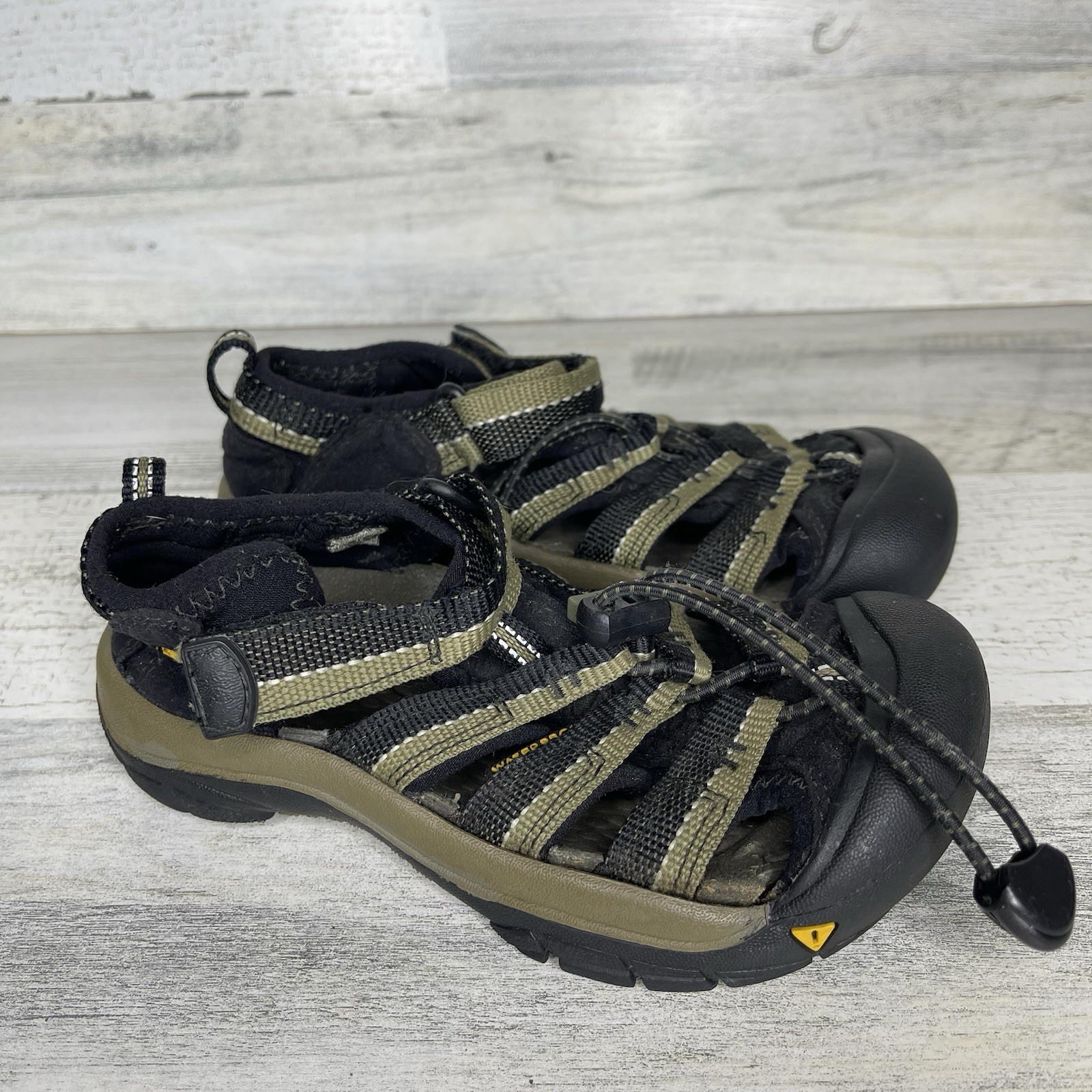Sandali Keen ragazzo taglia 12 impermeabili escursionismo outdoor nero verde