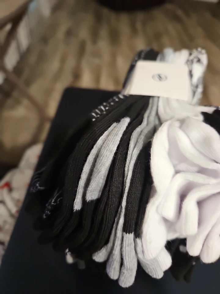 Adrienne Vittadini Corte Bajo Sin Zapato 20 Pares Nuevos Calcetines Zapato Talla 5-10 Mujer Foto 3 de 3