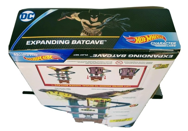 hot wheels dc comics batman expanding batcave playset