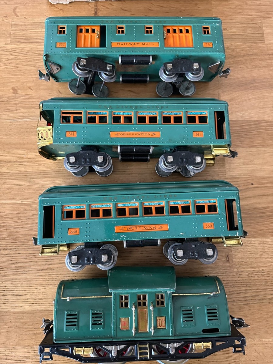 LIONEL STANDARD SCALE LOCOMOTIVE 10E, PASSENGER CARS WITH