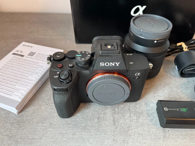 Sony Alpha A7IV A7M4 Systemkamera mit Objektiv 28-70mm f3,5-5,6 OSS OVP 19k Ausl