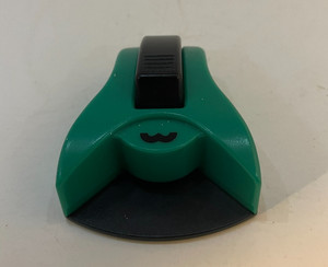 Corner Paper Punch by Marvy Uchida - Scalloped