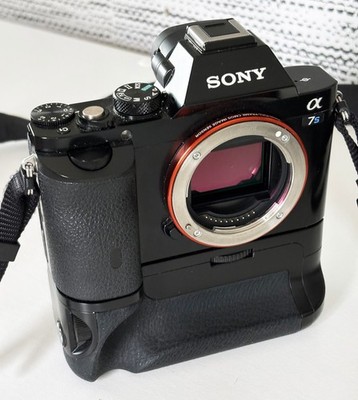 Sony Alpha a7S Body with 4 Batteries/ Charger, Battery Grip, remote