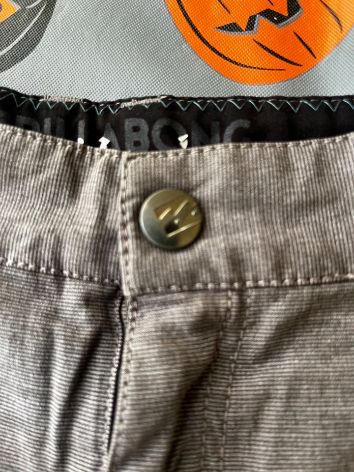 Pantalones Cortos Híbridos Billabong Niños Talla 6L Frente Plano Sumergibles 7” Gris Playa Foto 3 de 4