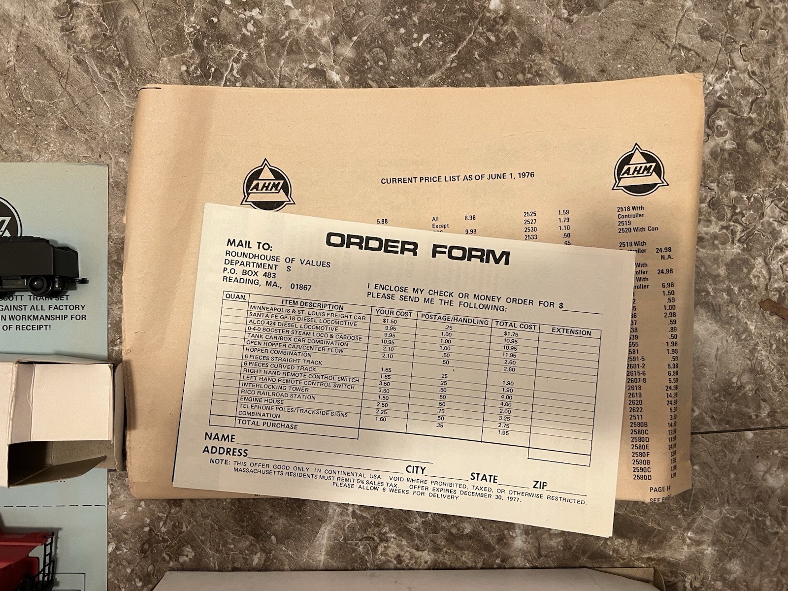 AHM HO Scale Train Set #63930 – MDT Diesel Locomotive 5001C – Santa Fe – Vintage thumbnail 17