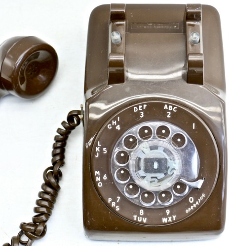 Teléfono giratorio Stromberg Carlson 500D retro AF vintage marrón chocolate años 60 - Imagen 6 de 8