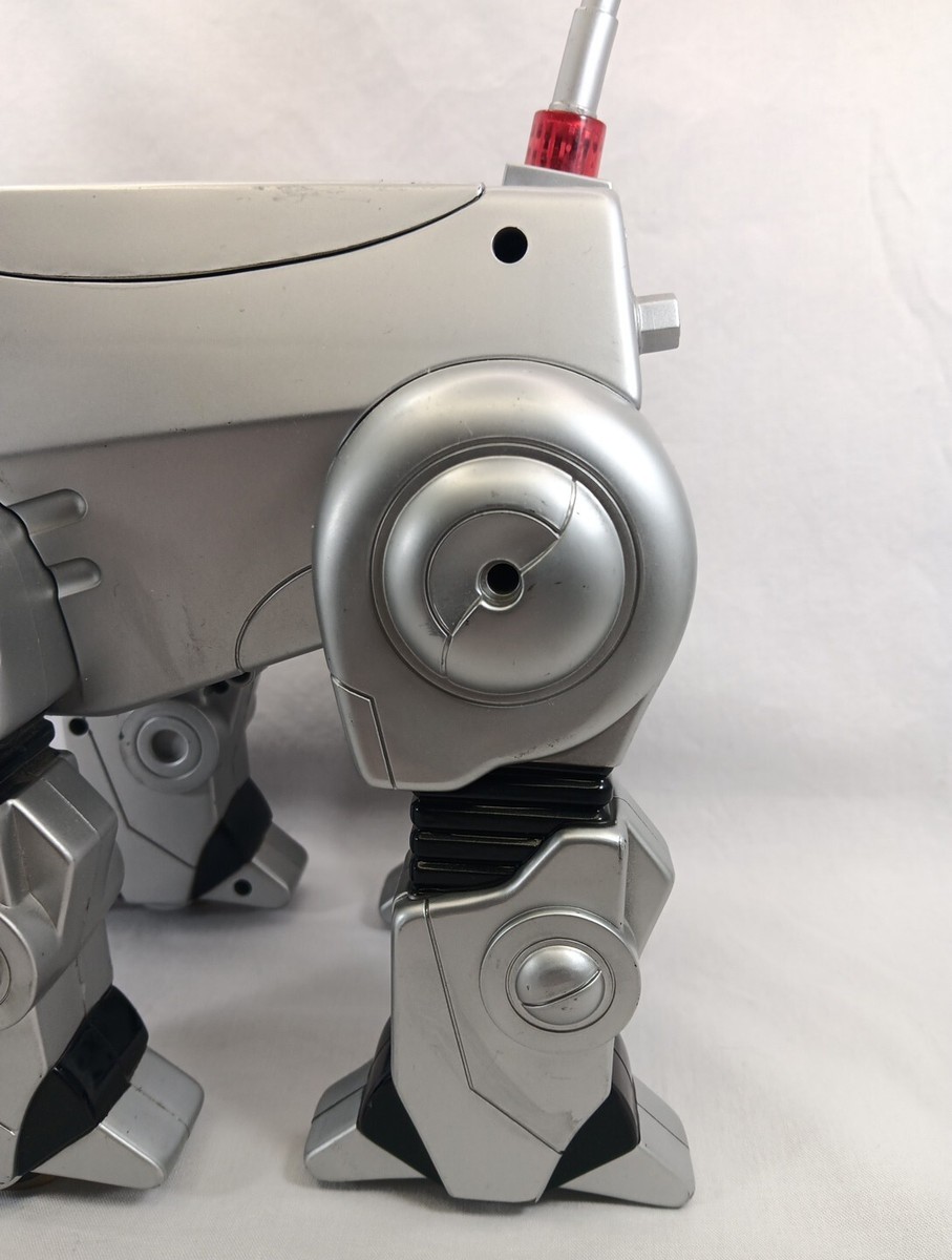 Radio Shack MEGA-BYTE The Hound Droid Robot Dog with Remote