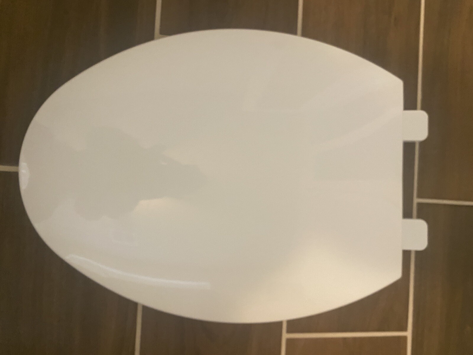 DXV Elongated Closed Front Toilet Seat With Slow Close Missing Mounting