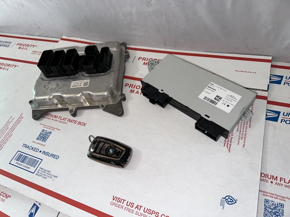 2012 - 2016 BMW 528i XDrive 2.0L Engine ECU DDE CAS4 Ignition Key Set OEM - Image 2 of 4