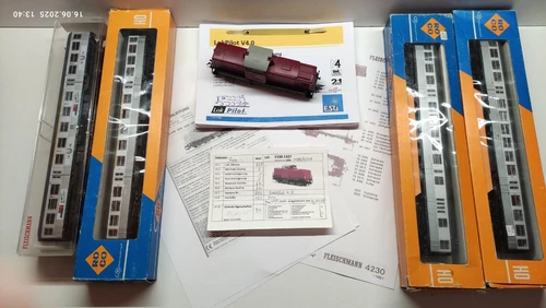 Kompletter Zug 4 Silberlinge mit digitaler V100 1327 in H0/DCC