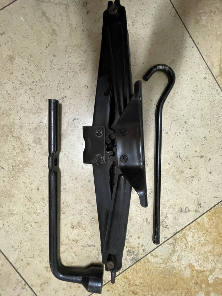 97-98-99-01-02-03 Acura CL 96-05 Honda Civic gato de neumático con herramientas OEM Foto 3 de 4