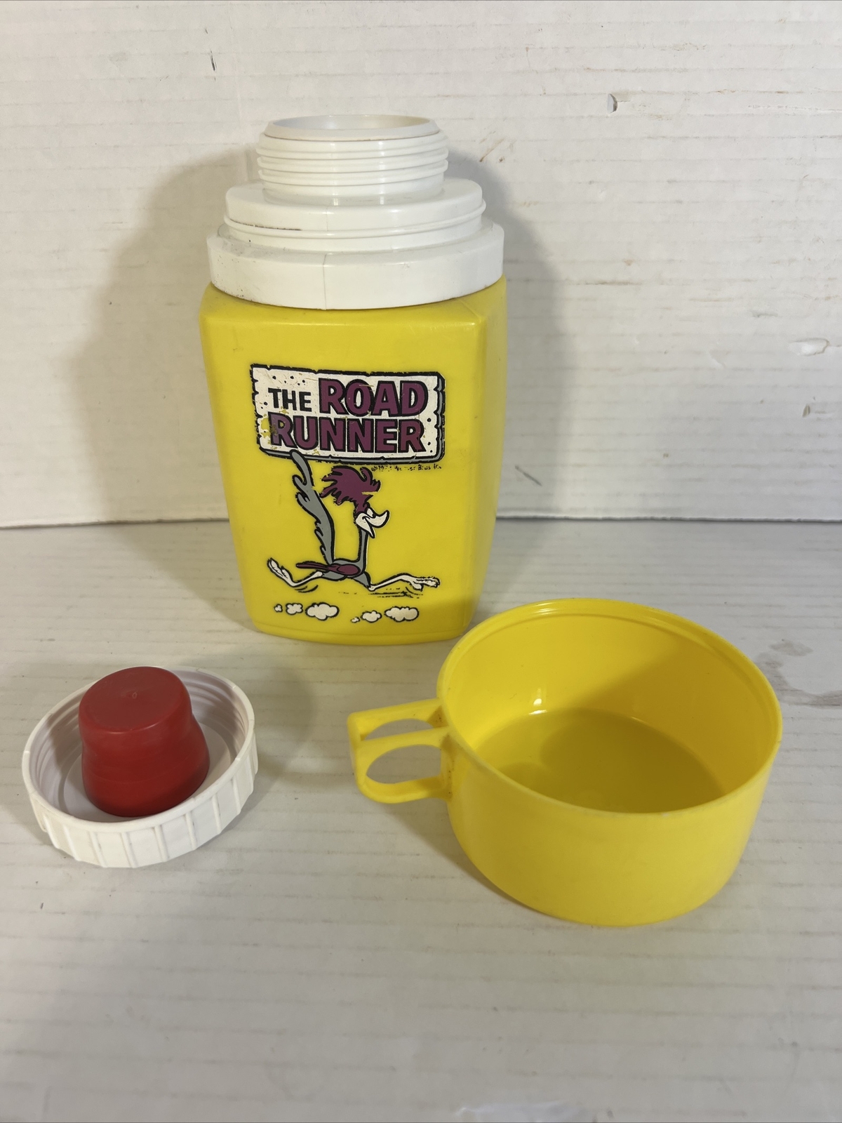 1970 Metal Road Runner Lunchbox Matching Yellow Thermos Lunch Box