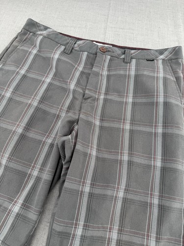 Pantalones Cortos de Golf Travis Mathew Para Hombre Talla 36 Gris A Cuadros Poliéster Rayón Mezcla Spandex - Imagen 4 de 9