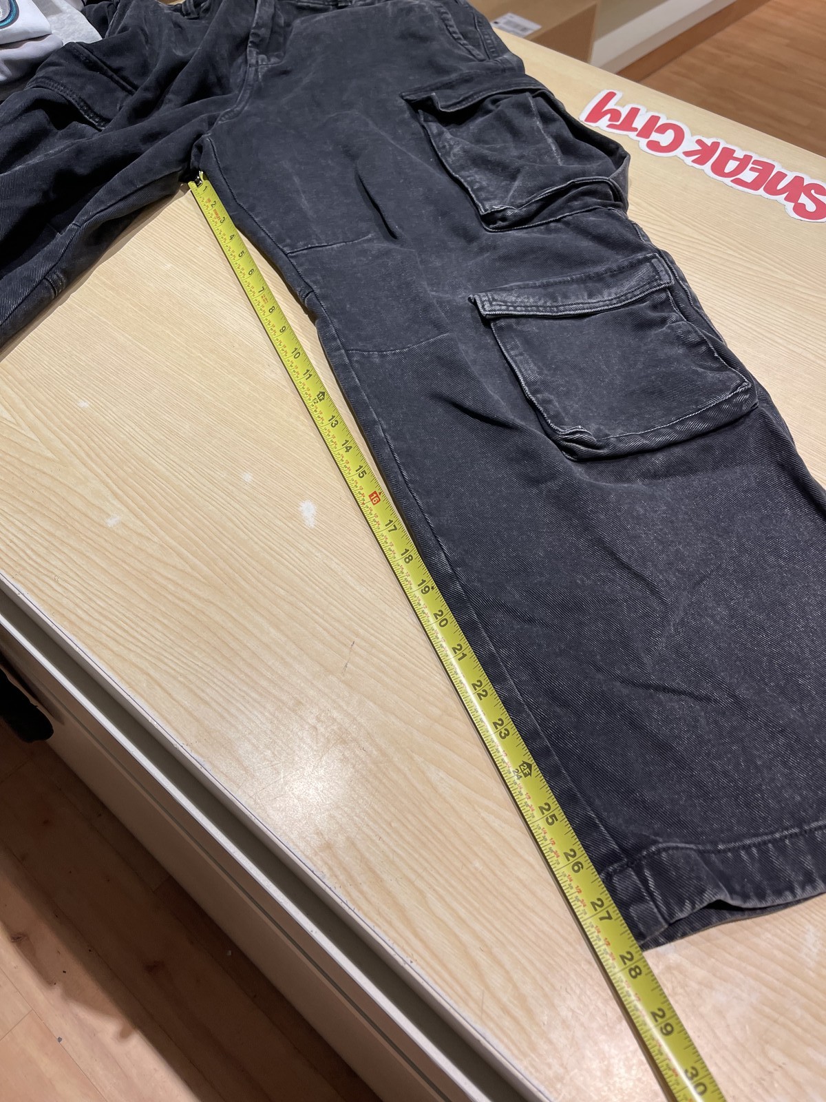 Size OS - Black Denim Wide Leg Cargo Pants Sz 34 PANT Pre-Owned thumbnail 3