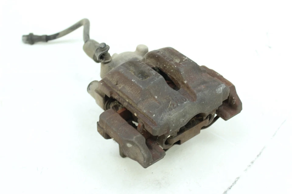 06-13 BMW 325i ЗАДНИЙ ПРАВЫЙ ТОРМОЗНОЙ СУППОРТ OEM E90 - Изображение 4 из 4