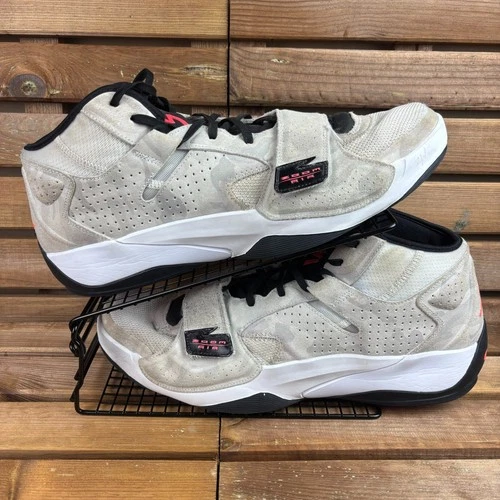 Jordan Turnschuhe Erwachsene Größe UK 16 Zion 2 Photon Dust Flash purpurrot N...