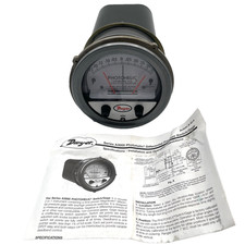 Dwyer Series 3000 Photohelic Differential Pressure Switch/Gage A3300 0-0.25 New