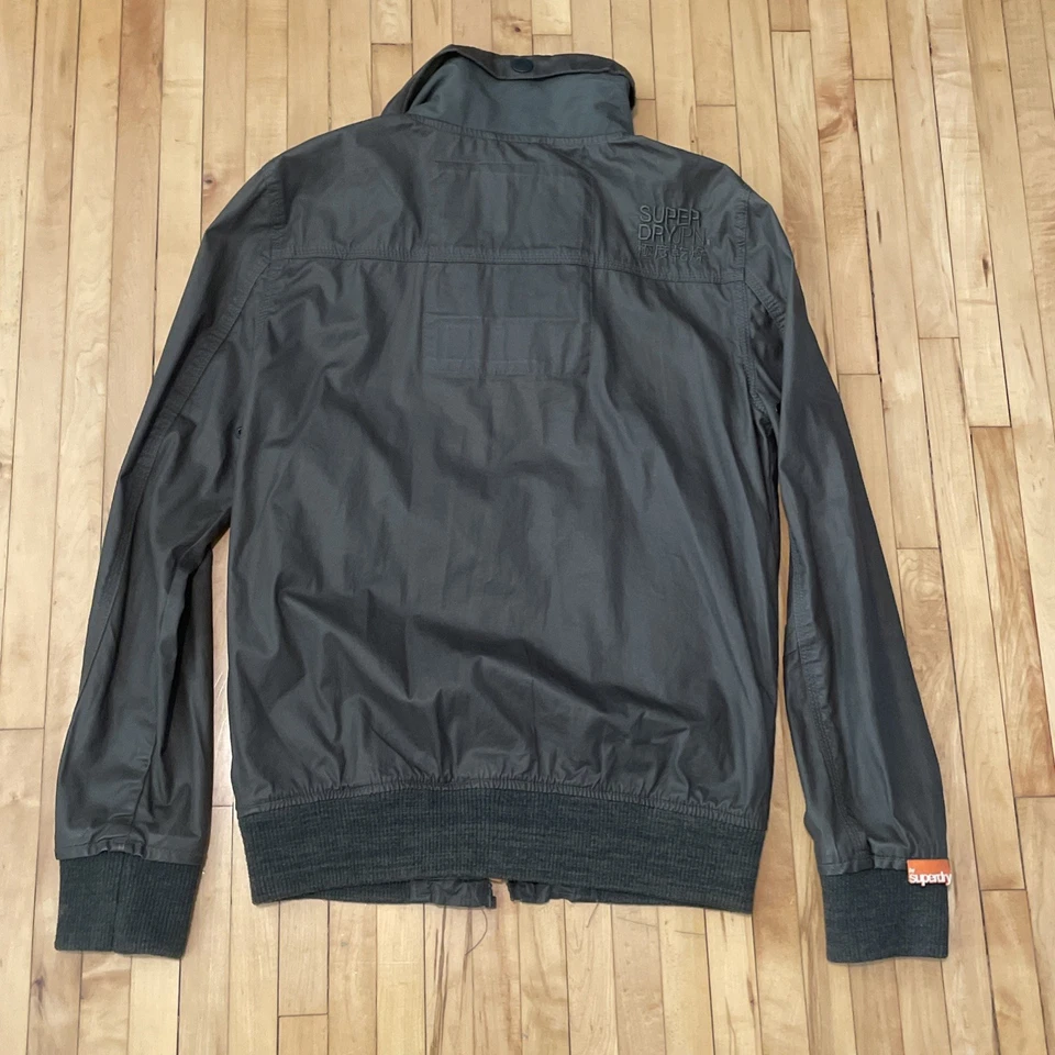 Superdry Hombre Moody Bomberlite Chaqueta Mediana Diseño Británico Spirit of Japan Foto 2 de 4