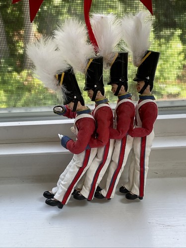 RADIO CITY “PARADE OF THE WOODEN SOLDIERS” CHRISTMAS ORNAMENT - Picture 8 of 24