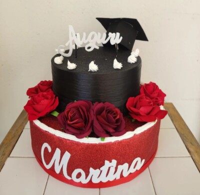 Fake Torte Bachelor mit personalisierbarem Styropor 2 Etagen Farbe rot schwarz