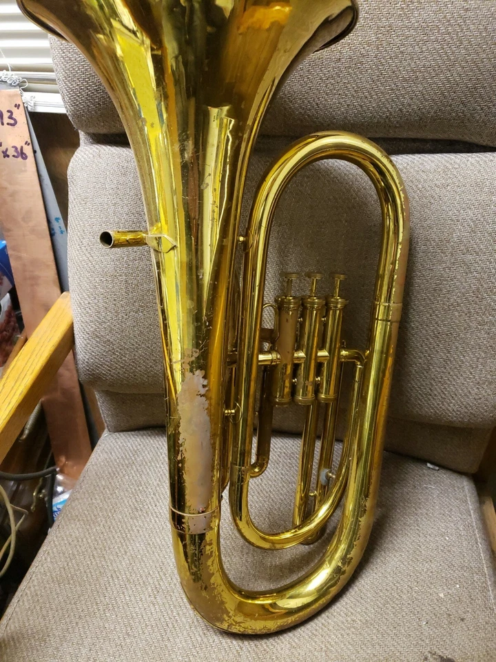 Cuerno de barítono/eufonio Conn 12i latón sin estuche boquilla 12 C buen estado Foto 2 de 4