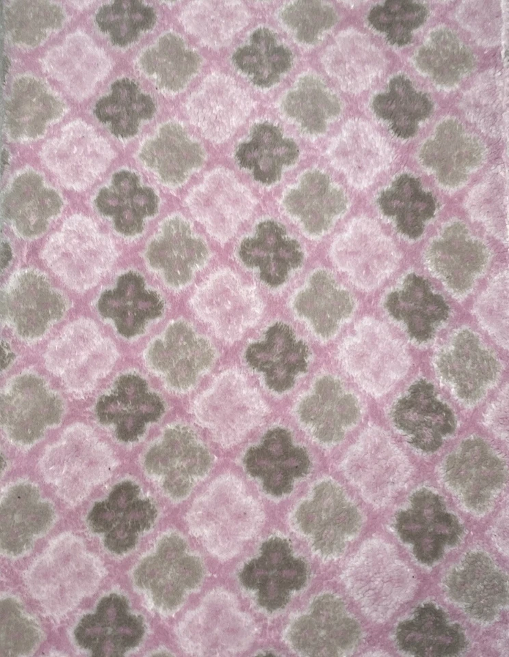 Mantas y Beyond Polar Bebé Rosa Gris Cuadrifolio Medallón Peluche Lovey 28"x32" Foto 3 de 3