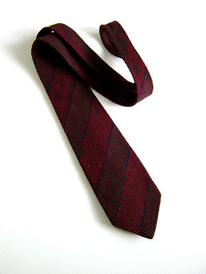 Emanuel Ungaro Paris Vintage 80 Herren Krawatte 100% Wolle Bordeaux Rot