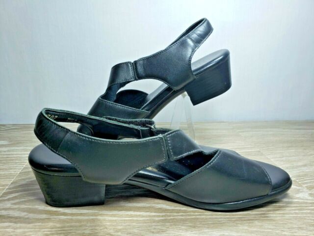  Women s SAS Size 7WW Black Tripad Comfort T strap 