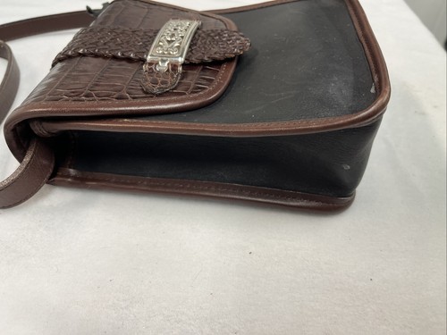Borsa a tracolla Brighton in pelle nera marrone con patta stampa coccodrillo vintage - Foto 9 di 15