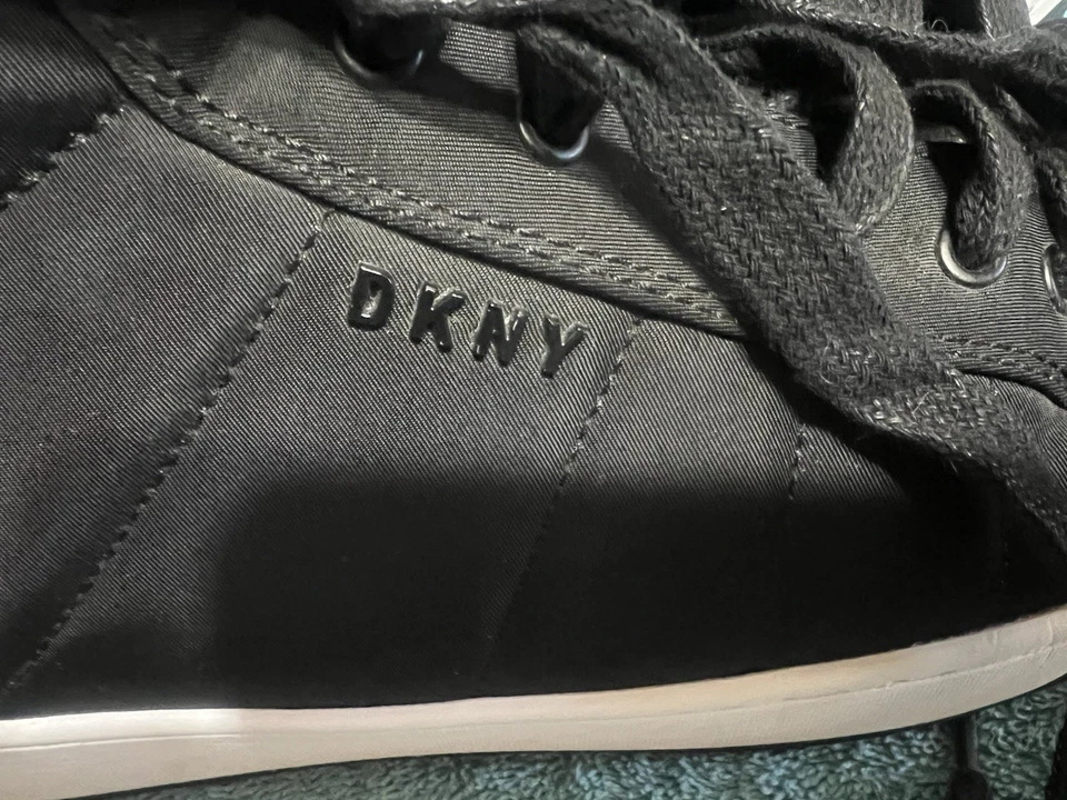 NEW Black DKNY shoes, High top Zip Sneakers Men's Size 12 M, DG385170 Mint! - Image 4 of 4