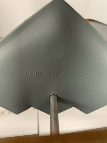 NORTHROP GRUMMAN B-2 SPIRIT Avión Espía Jet Stealth Bombardero Modelo de Escritorio 1989 Aire - Imagen 12 de 12