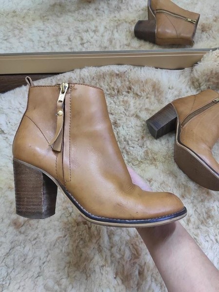 Women Carvela Boots Brown Leather 36